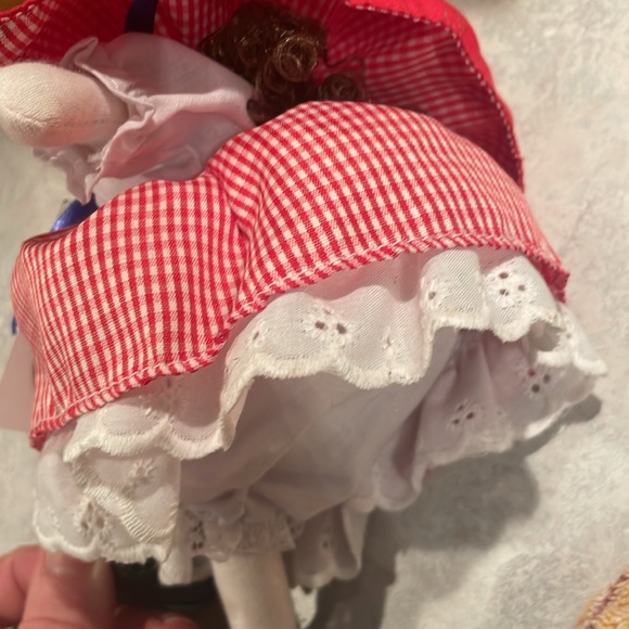 Green Tree Red Riding Hood - Picture 8 of 8